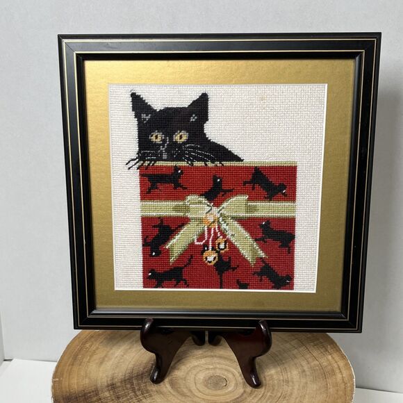 Vintage Christmas Cat In Gift Box W/ Cats On It Framed Cross Stitch 10”x10” - Picture 1 of 6